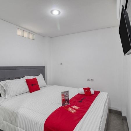 Reddoorz Syariah Near Galeria Mall Джокьякарта Экстерьер фото