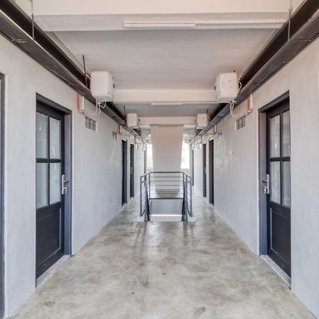 Reddoorz Syariah Near Galeria Mall Джокьякарта Экстерьер фото