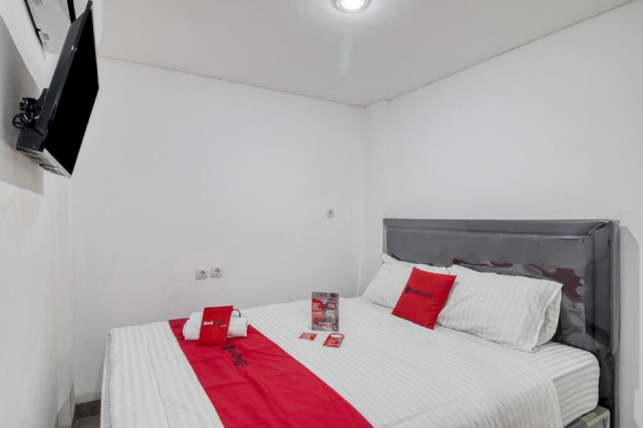 Reddoorz Syariah Near Galeria Mall Джокьякарта Экстерьер фото