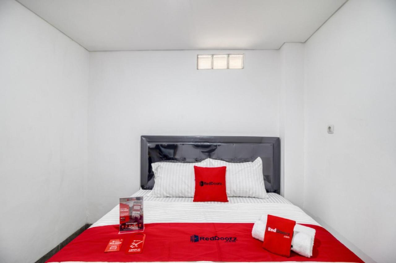 Reddoorz Syariah Near Galeria Mall Джокьякарта Экстерьер фото
