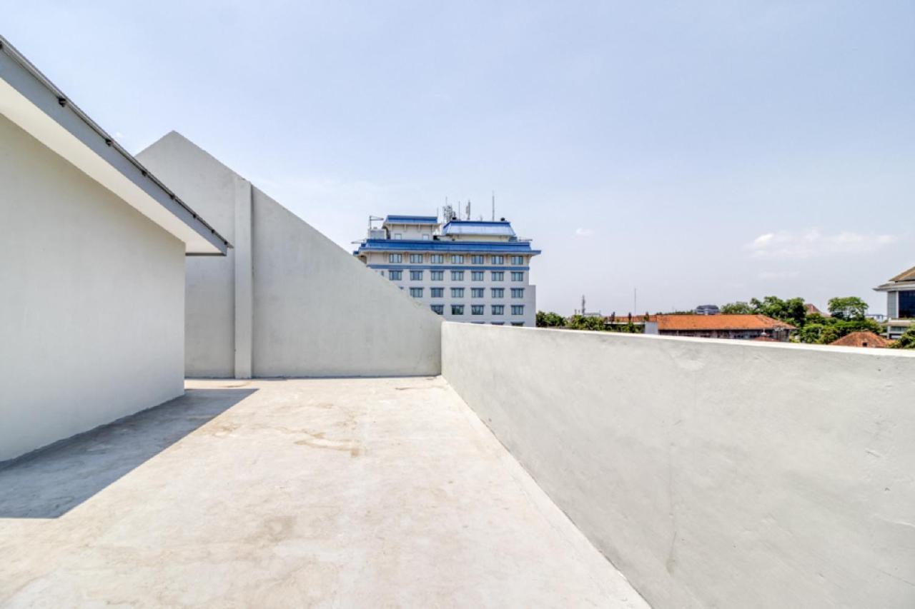Reddoorz Syariah Near Galeria Mall Джокьякарта Экстерьер фото