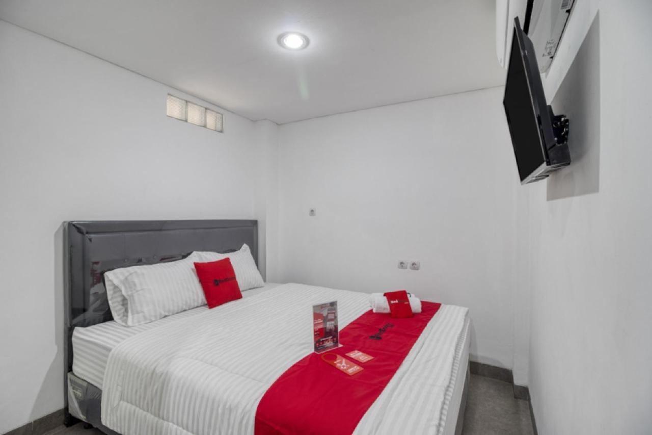 Reddoorz Syariah Near Galeria Mall Джокьякарта Экстерьер фото